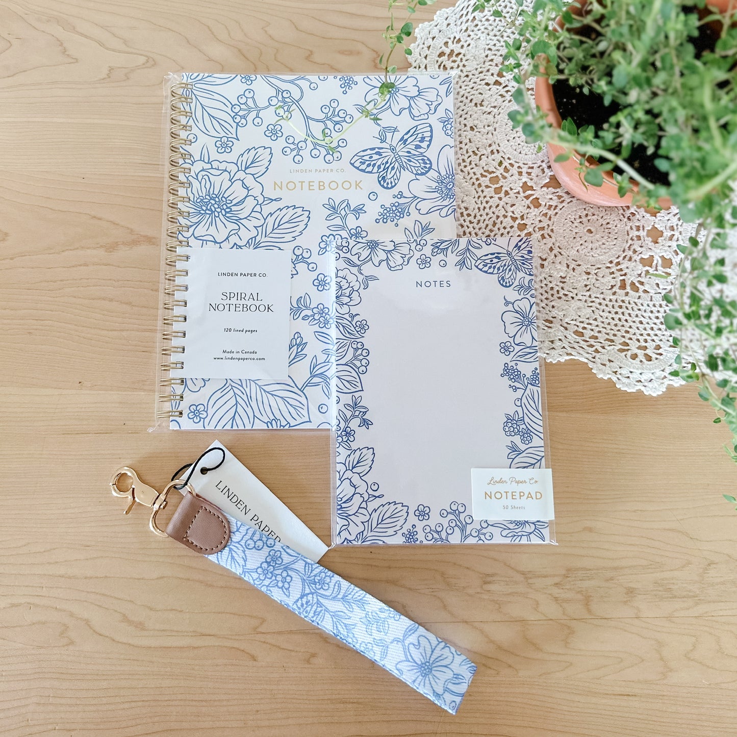 Blue Garden | Wristlet