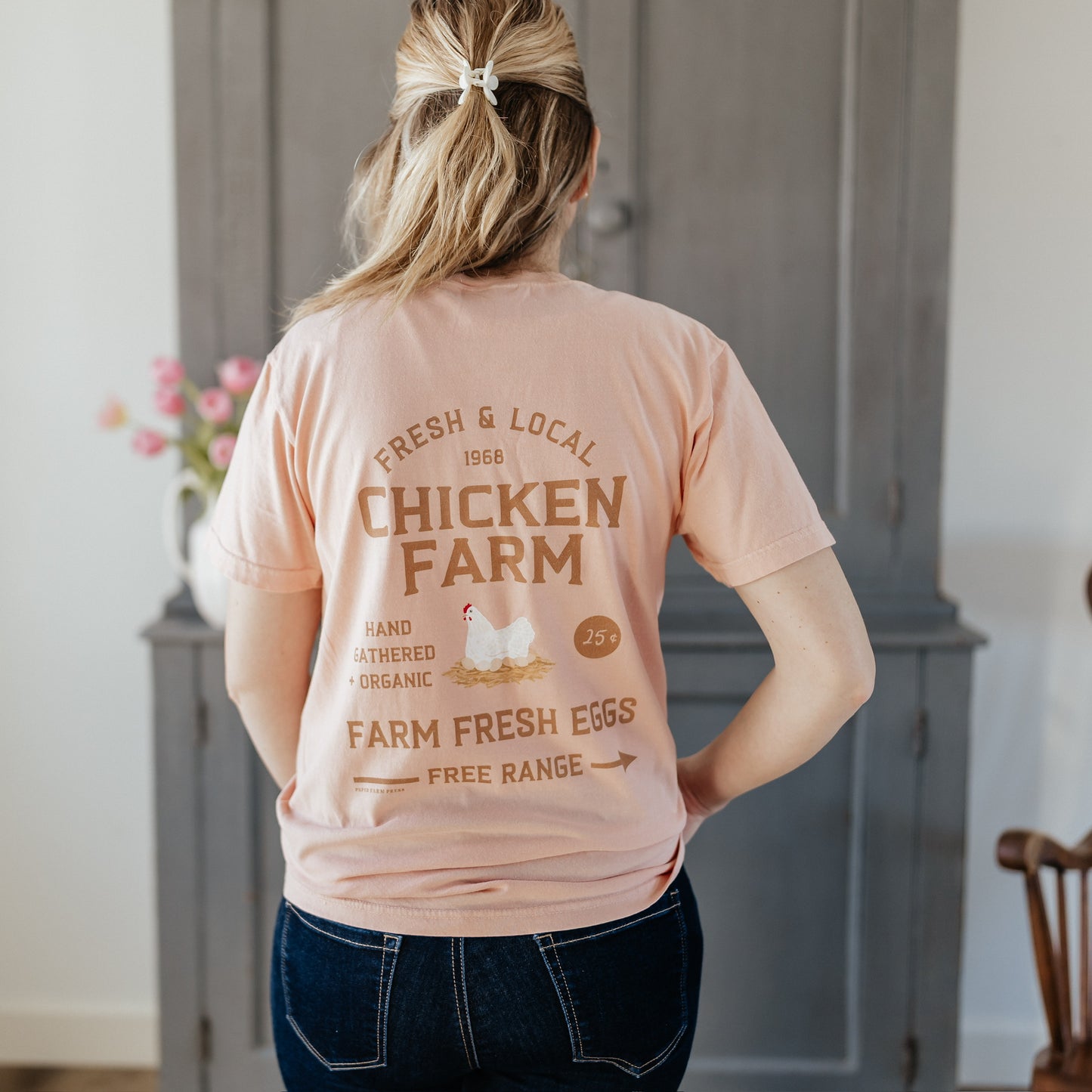 Chicken Farmers Market Tee | Unisex