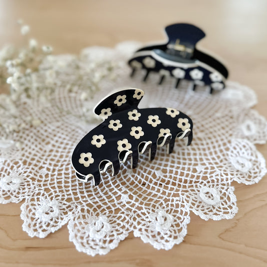 Groovy Daisy Claw Clip | Navy