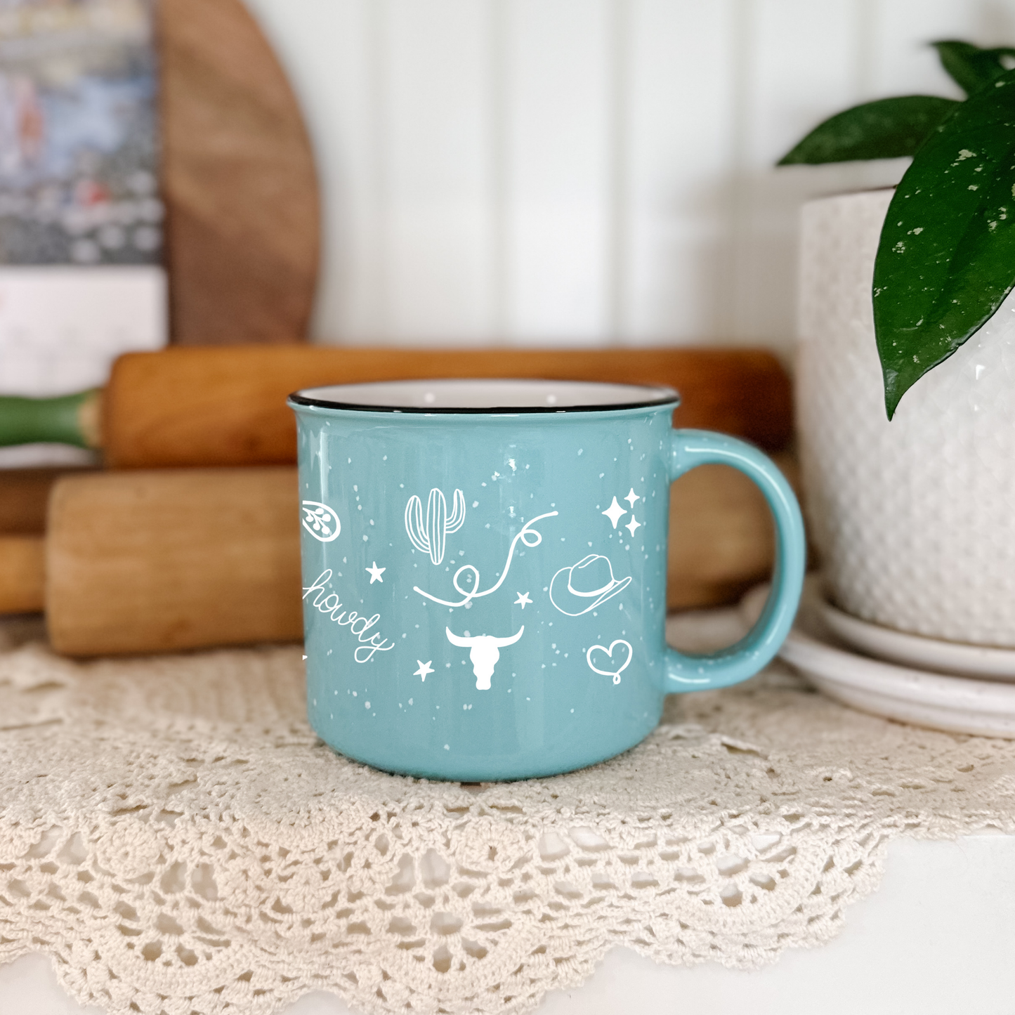 Howdy | 16 oz. Camper Mug