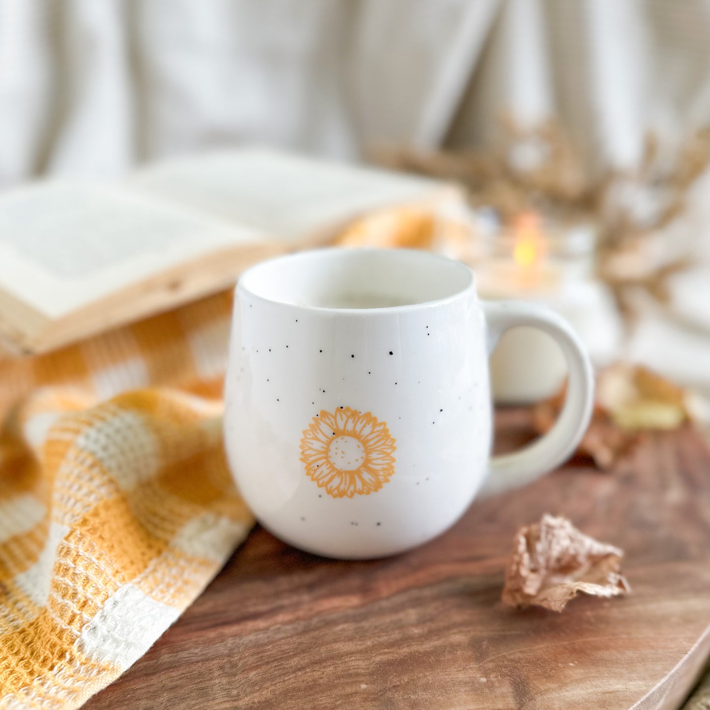 Speckled Sunflower Mug | White | 17 oz.