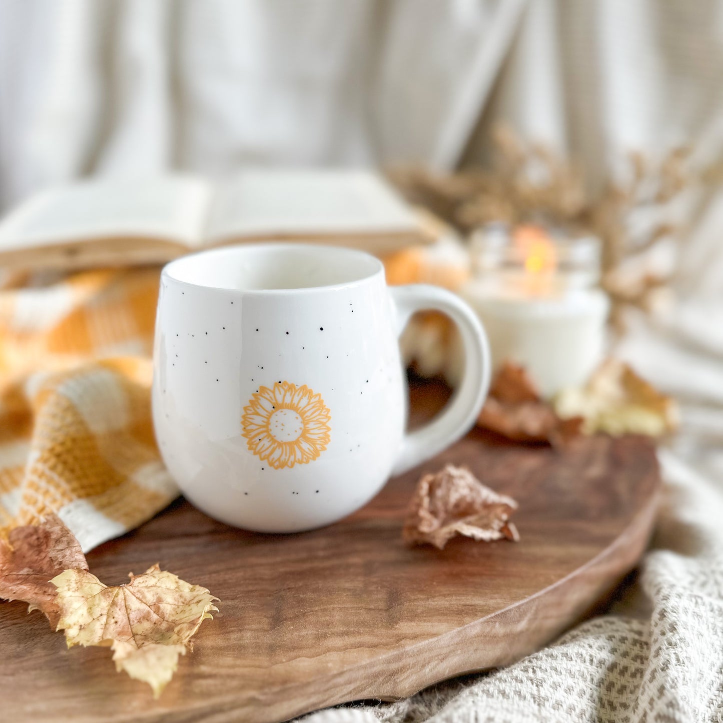Speckled Sunflower Mug | White | 17 oz.