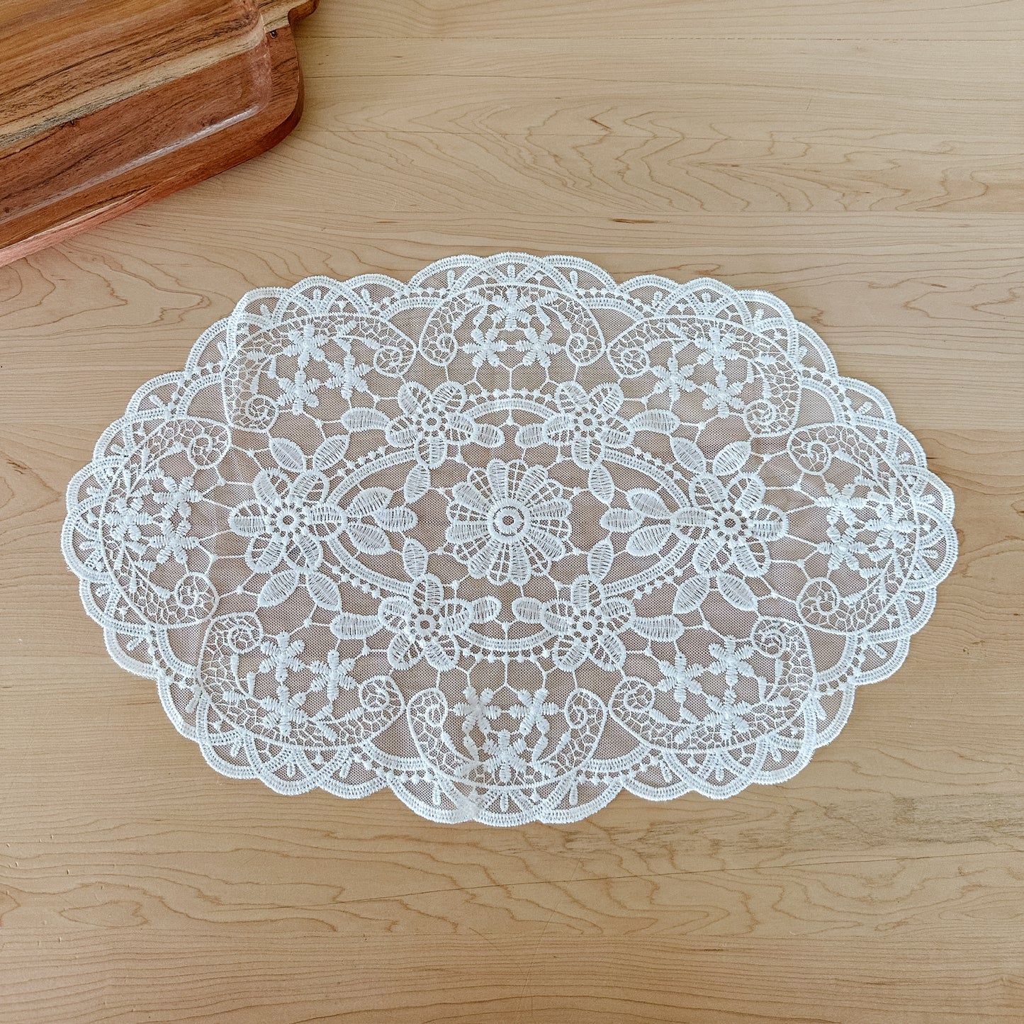 Lace Oval Doily | White