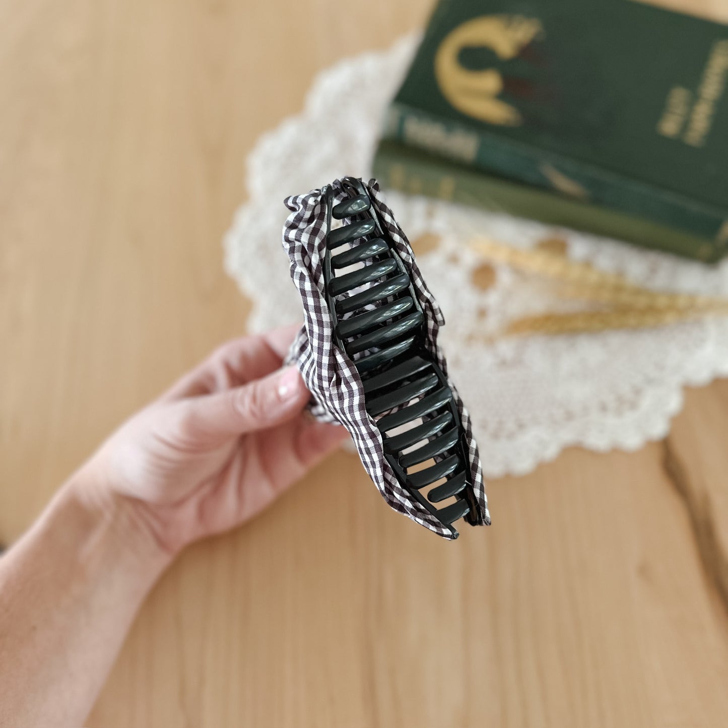 Large Black & White Claw Clip