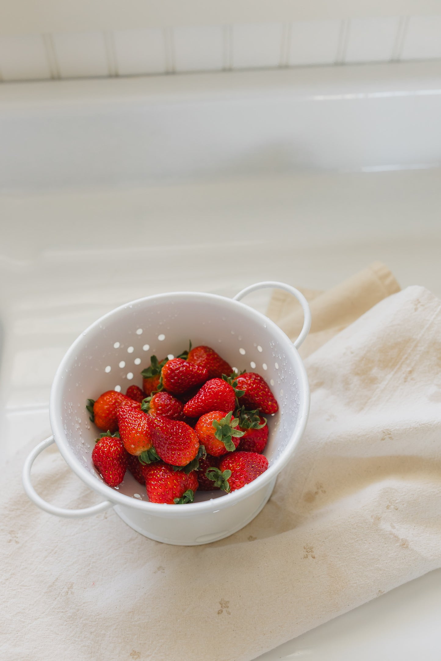 Matte Steel White Colander