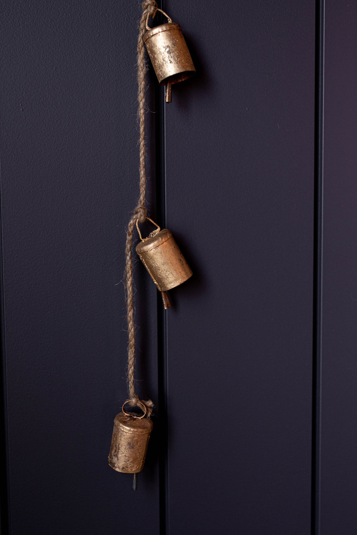 Barrel Iron Bell Holiday Hanging Garland | Large