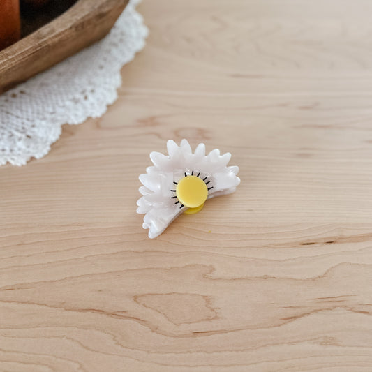 Daisy Halfie Claw Clip