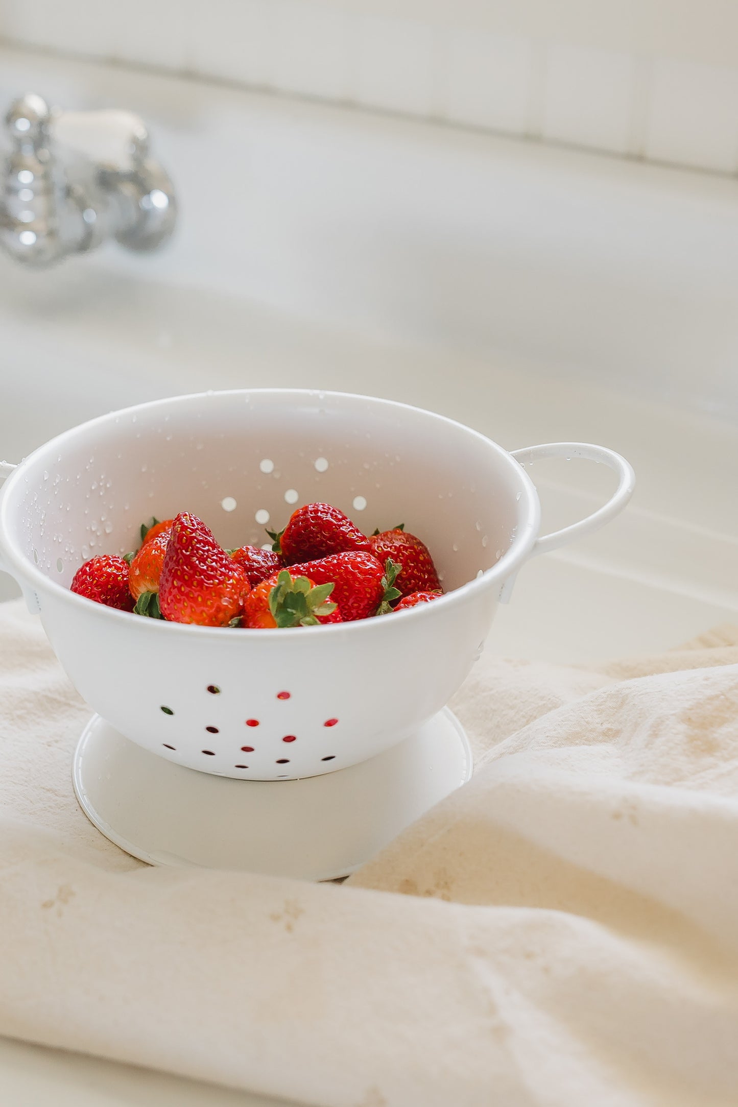 Matte Steel White Colander