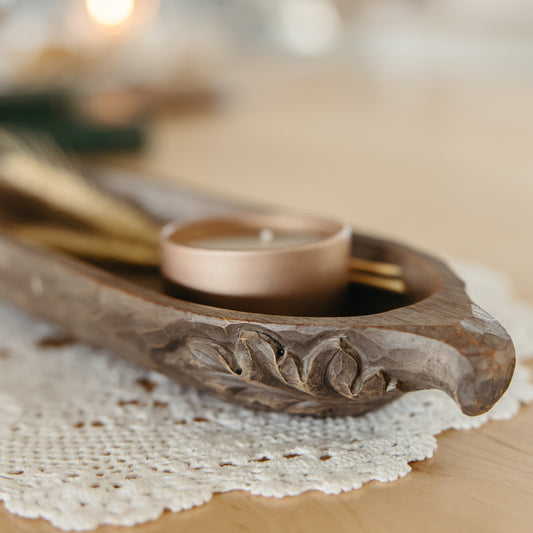 Wooden Bowl Tray with Oak Leaf