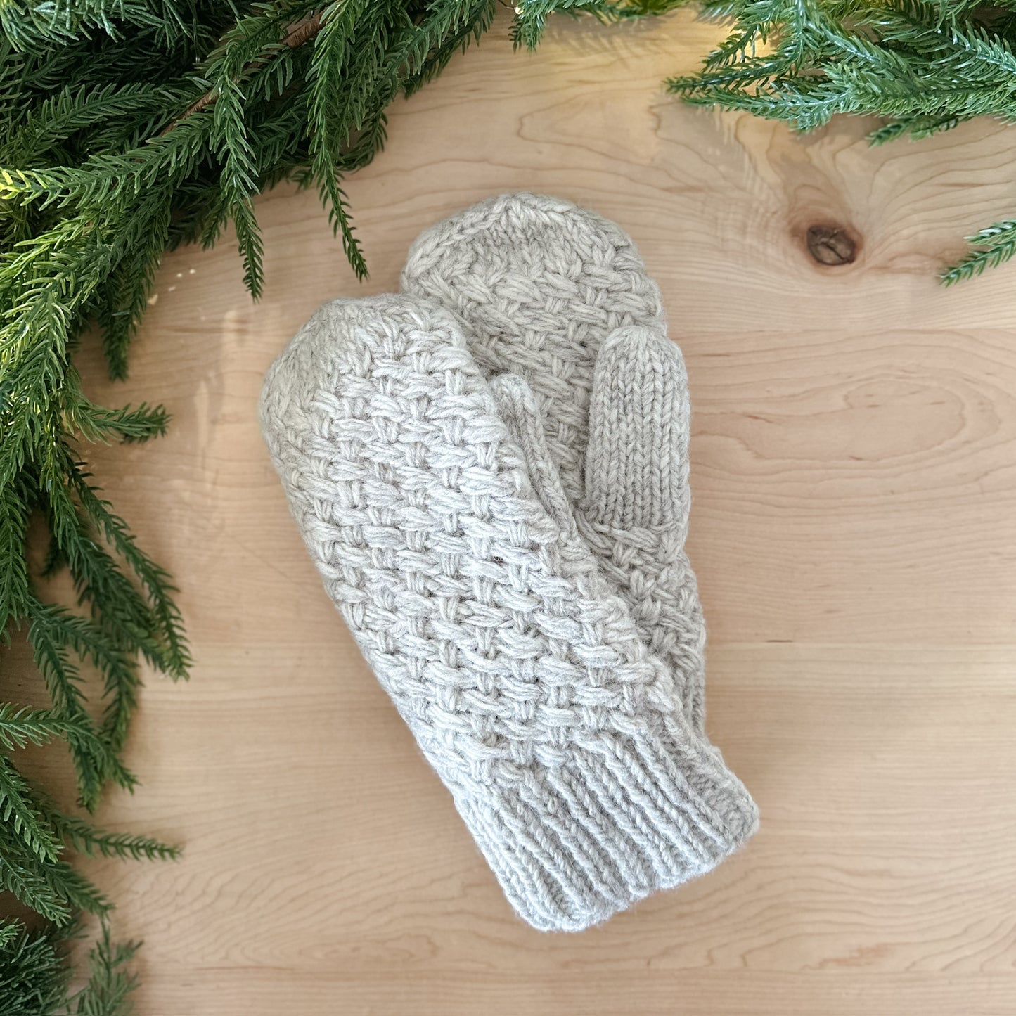 Oatmeal Cross Hatch Mittens
