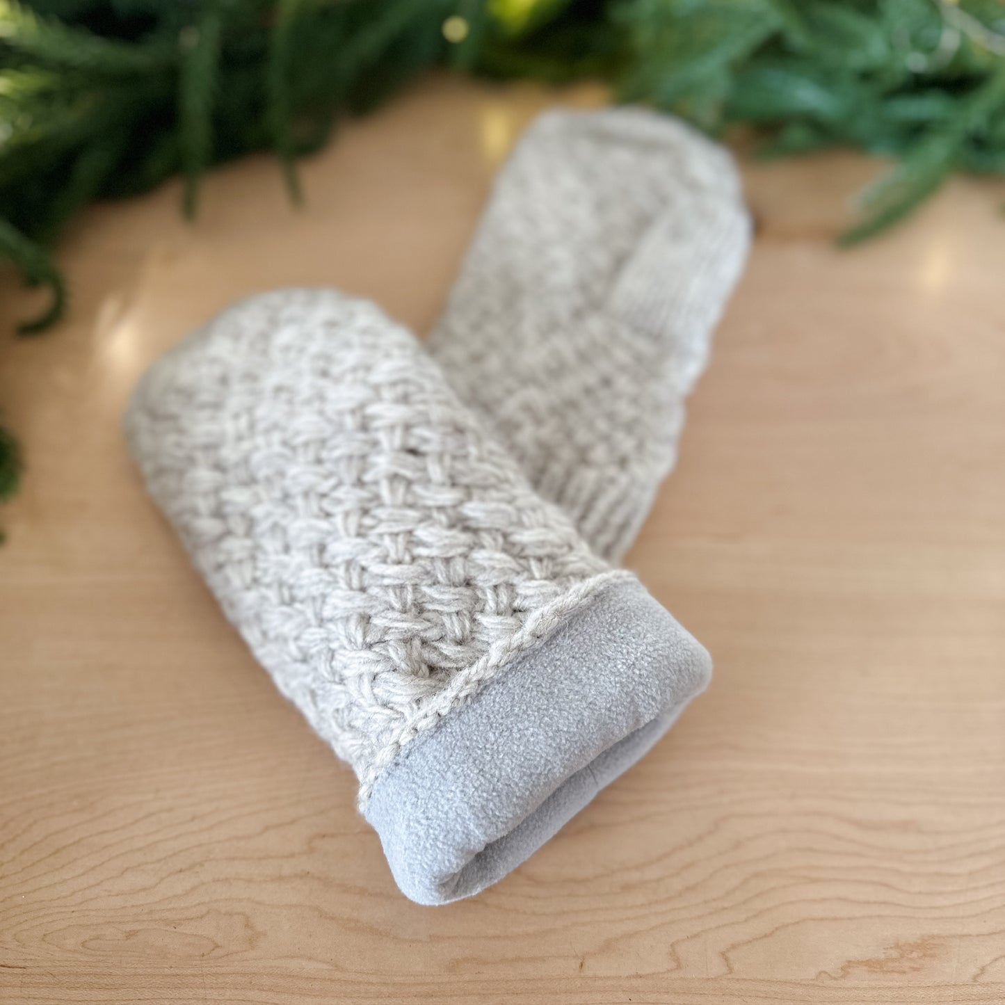 Oatmeal Cross Hatch Mittens