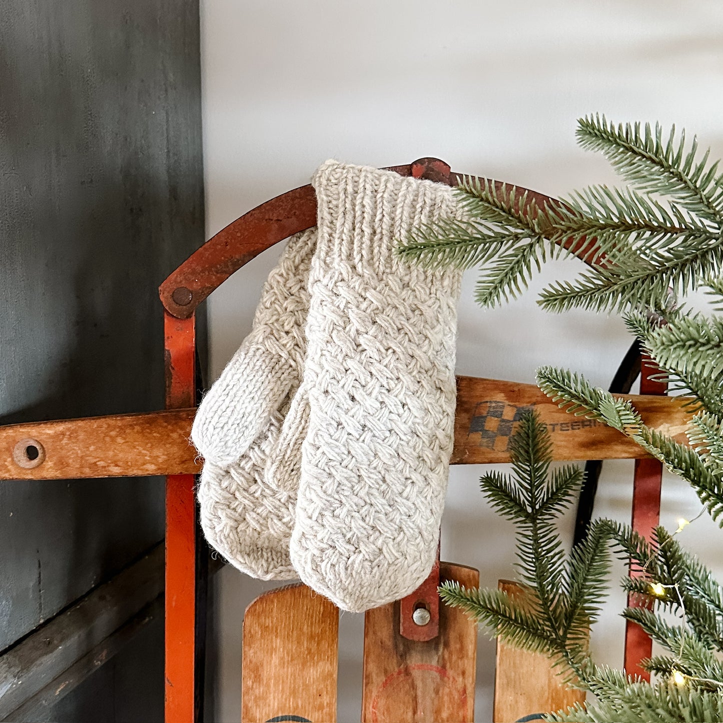 Oatmeal Cross Hatch Mittens