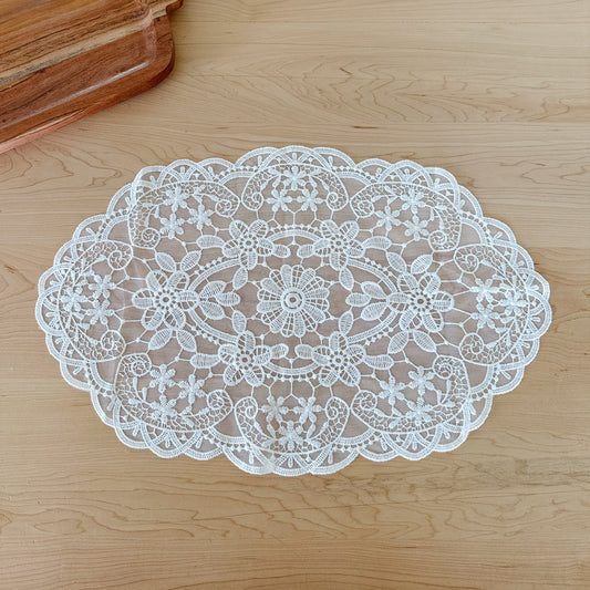 Lace Oval Doily | White